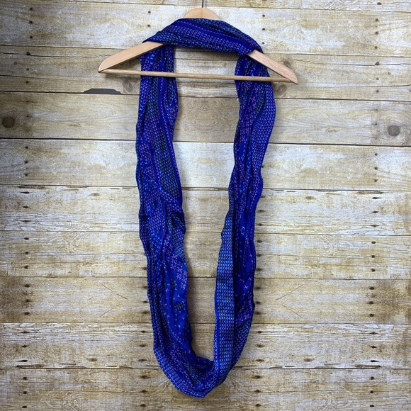 Infinity Scarf Blue Multicolor Chevron Pattern - Picture 3 of 3